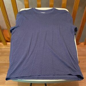 Express short sleeve t-shirt. Size: M. Color: Navy Blue/Black.